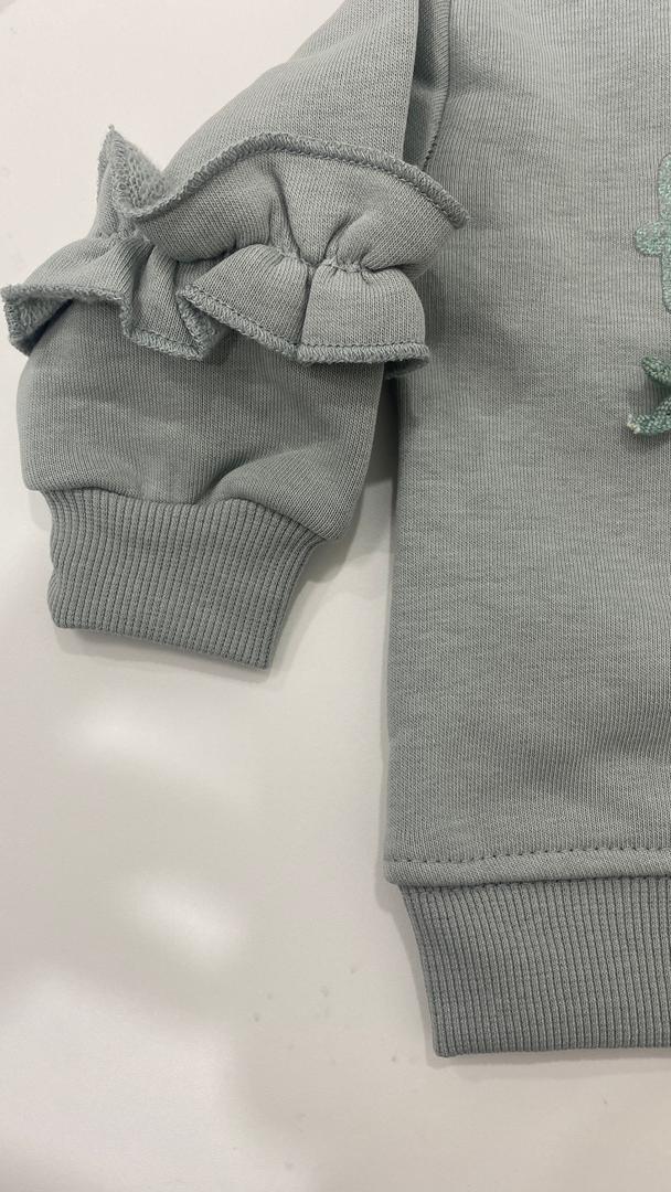 Ensemble enfant – Sweat “Happy” + pantalon jean frangé 🌿😊