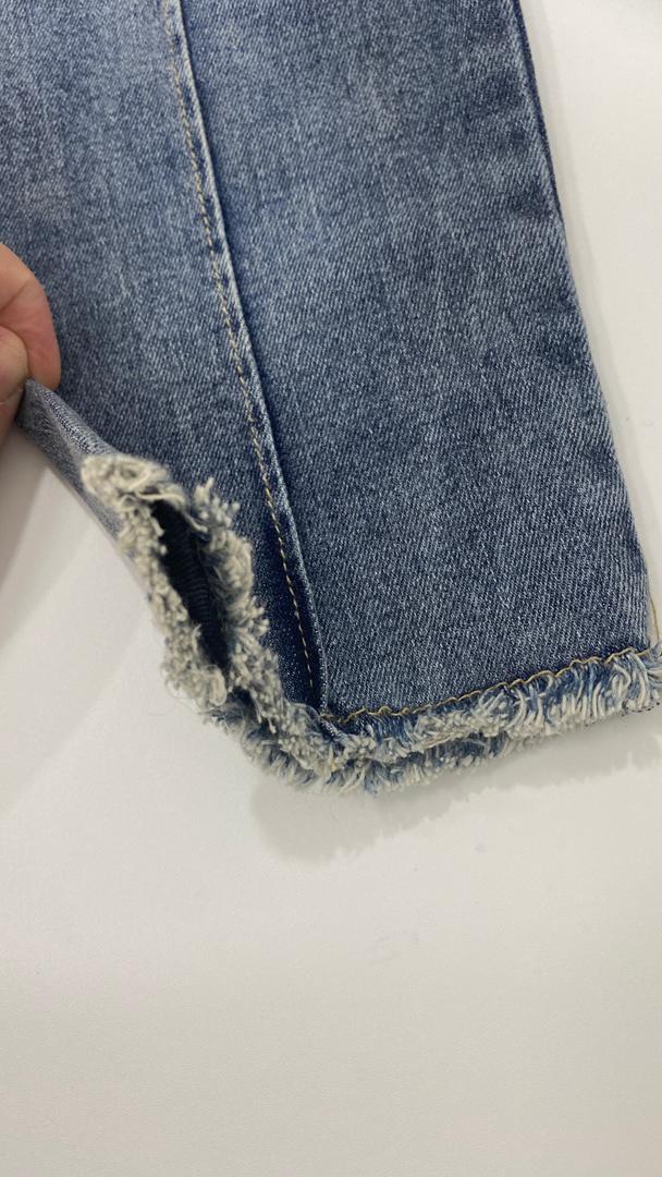 Ensemble enfant – Sweat “Happy” + pantalon jean frangé 🌿😊