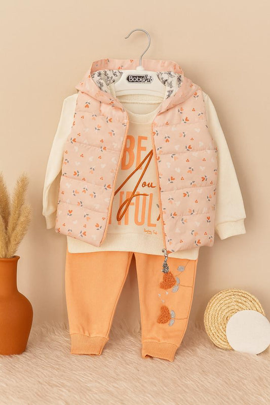 Ensemble bébé 3 pièces – Gilet matelassé fleuri avec capuche + sweat et pantalon assorti 🌸💛