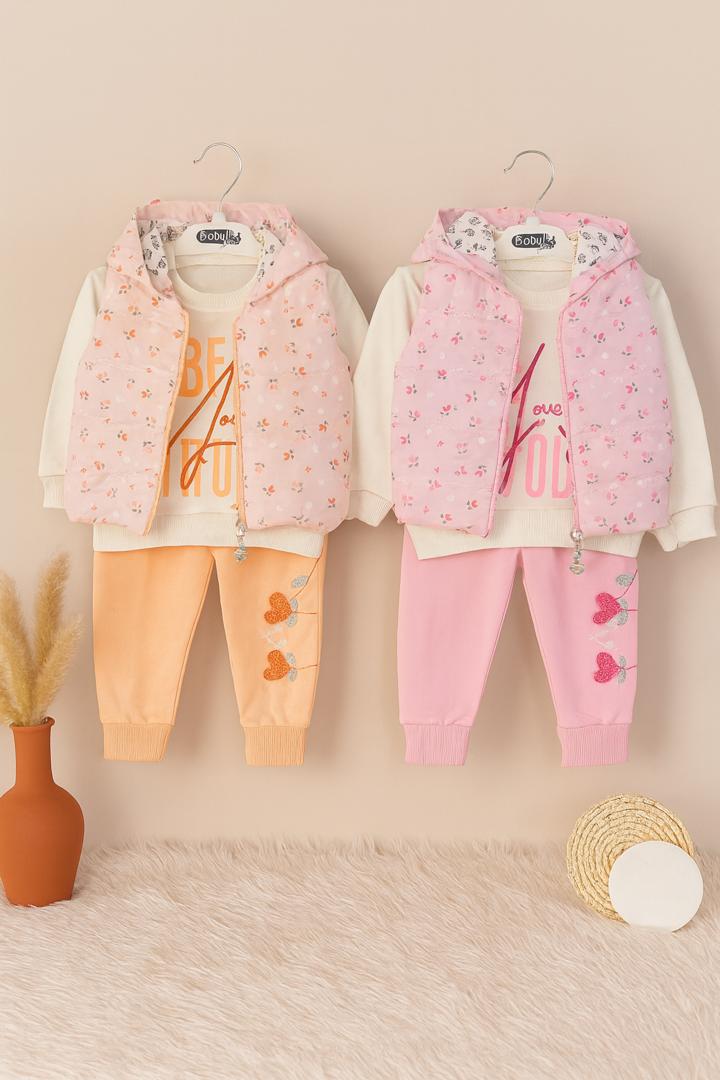 Ensemble bébé 3 pièces – Gilet matelassé fleuri avec capuche + sweat et pantalon assorti 🌸💛